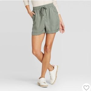 🍃 2 PAIRS Women’s Universal Thread Shorts